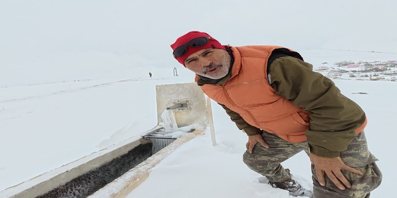 Tokat'ta eksi 10 derece çeşmeyi dondurdu