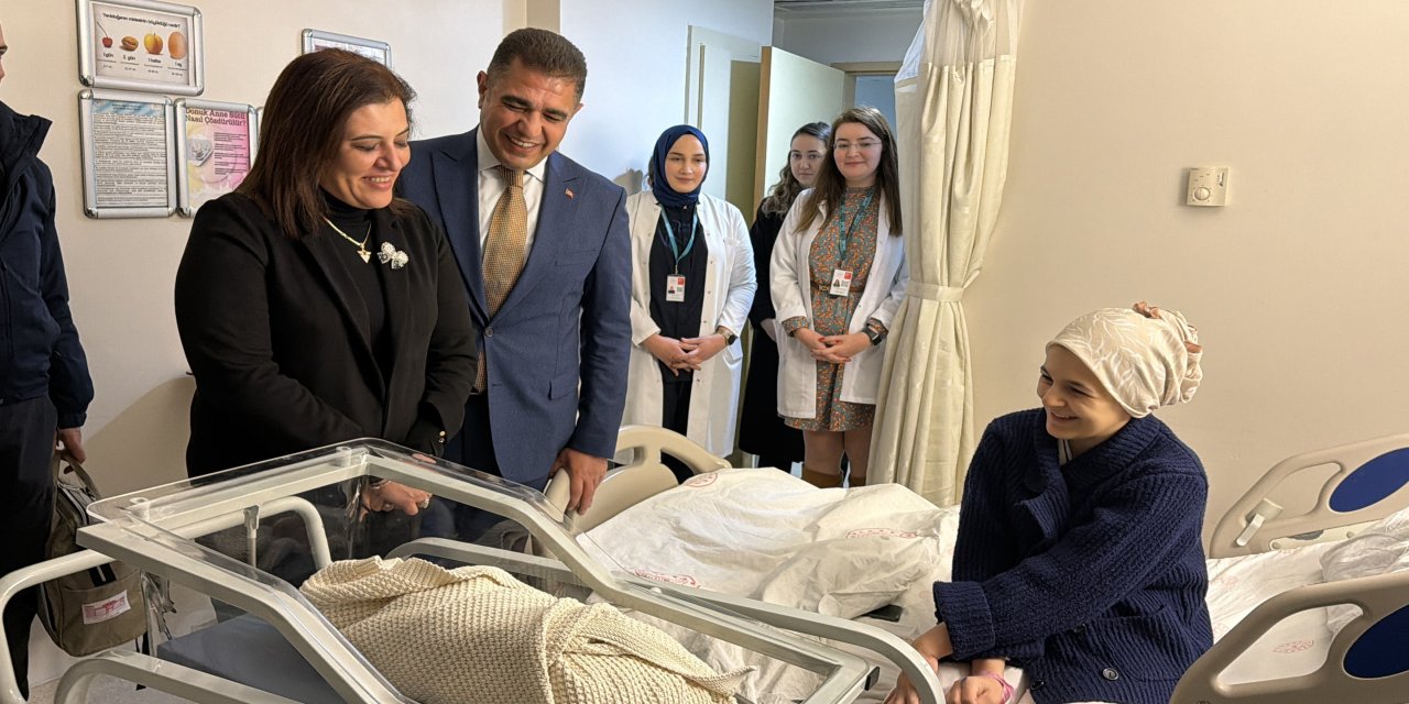 Düzce’de 2025 yılının son bebeği ve yeni yılın ilk bebeği aileleri heyecanlandırdı