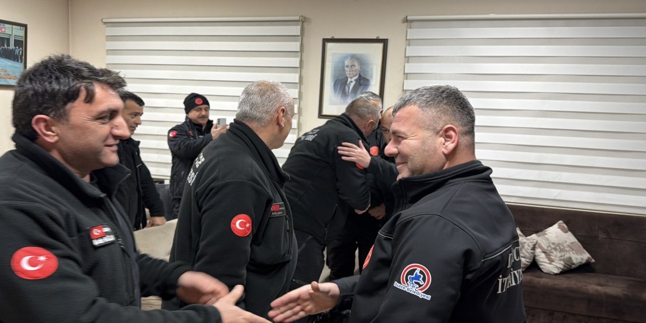 İtfaiyeciler ailelerinden uzakta yeni yıla girdi