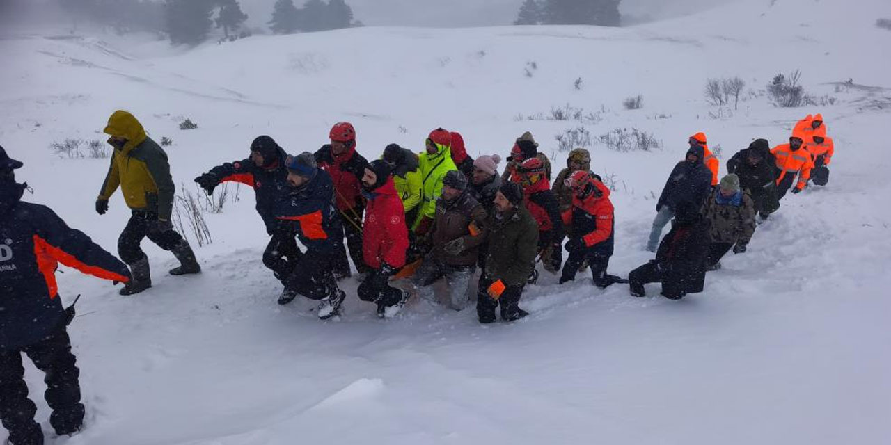 Artvin'de çığ altında kalan çobanlardan birinin daha cansız bedeni bulundu