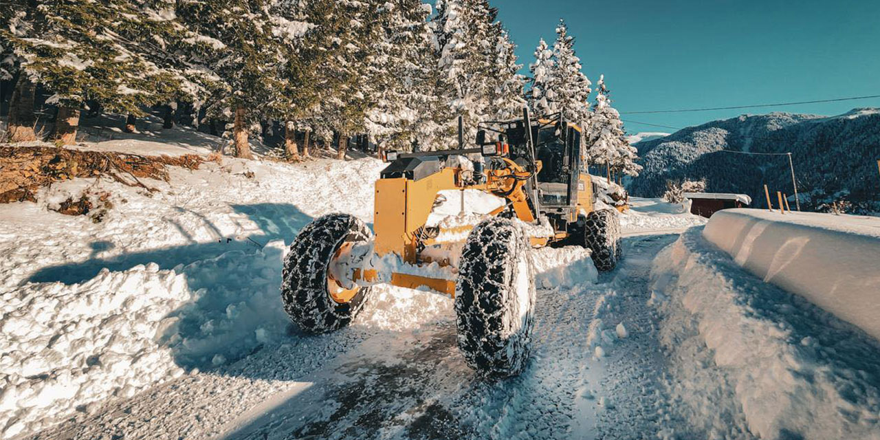 Rize'de Kar Yağışı Hayatı Olumsuz Etkiledi: 206 Köy Yolu Kapandı