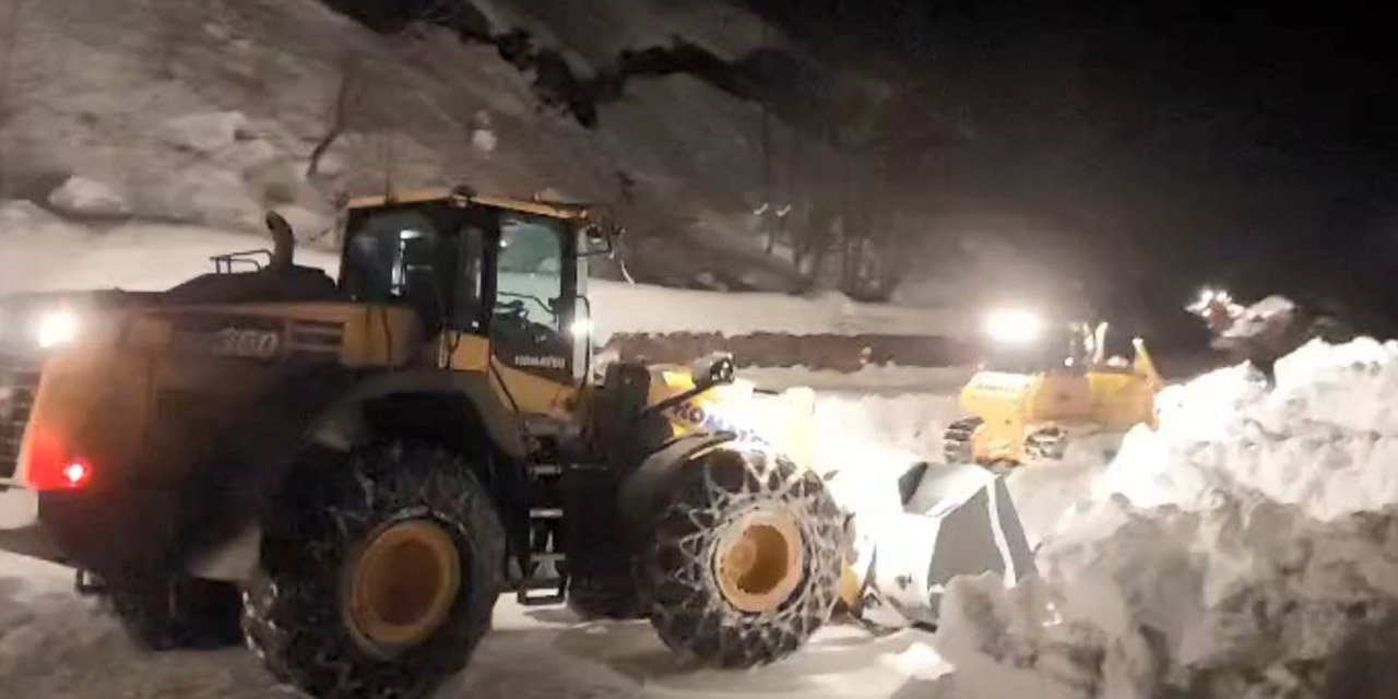 Macahel Geçidi’nde karla mücadele 10 gündür gece gündüz sürüyor