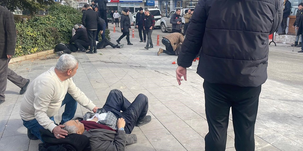 Baba ve 3 oğlu sokak ortasında silahla vuruldu: Yaralılardan 3'ünün durumu ağır