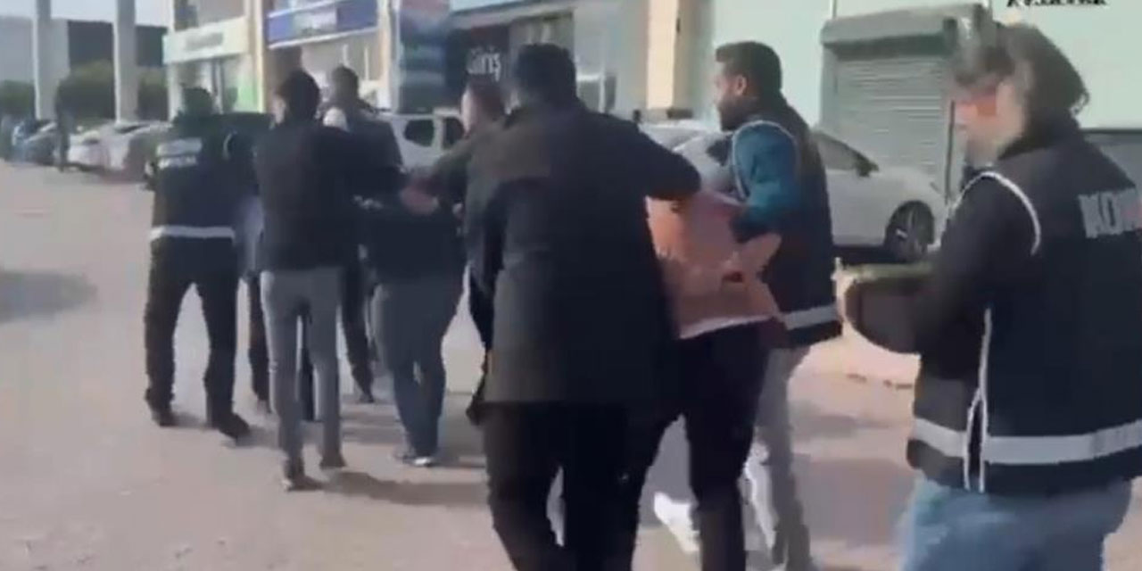 Poşetteki 2 milyon lira ile 30 metre gidebildiler, polisin operasyonuyla yakalandılar