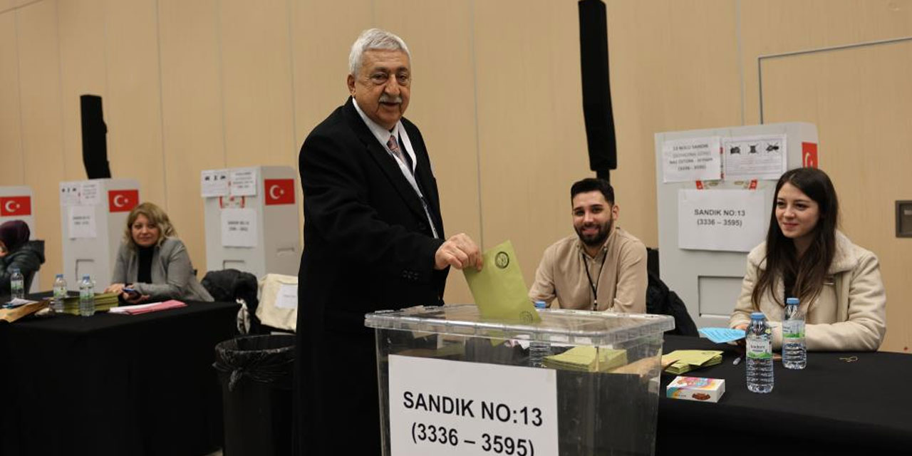 Ankara Bakkallar Odası’nda Bendevi Palandöken güven tazeledi