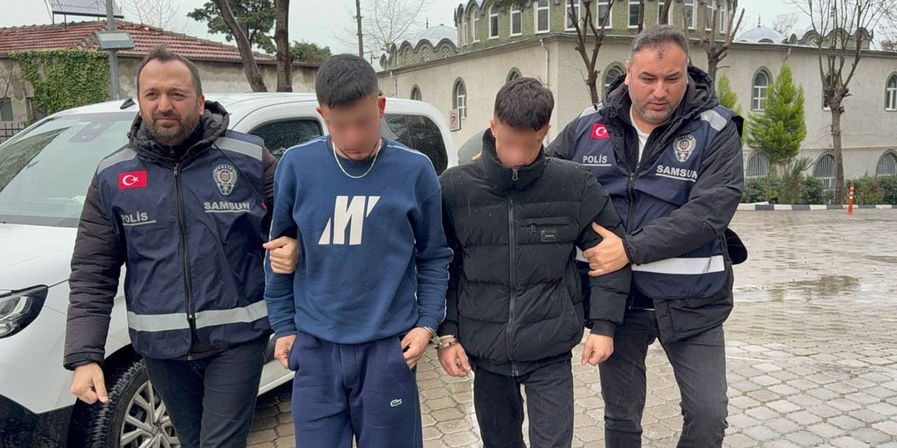 Kız meselesinden bıçaklı kavgada 2 kişi hastanelik oldu