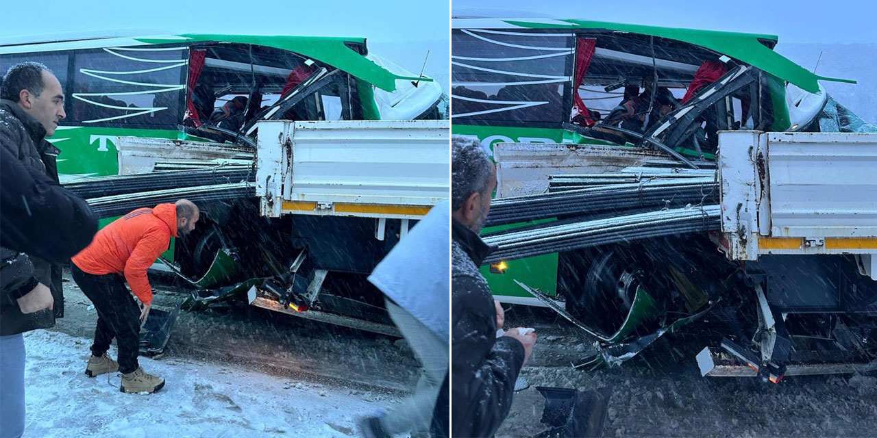 Karlı yolda kayan yolcu otobüsü tıra çarptı: 1'i ağır 12 yaralı