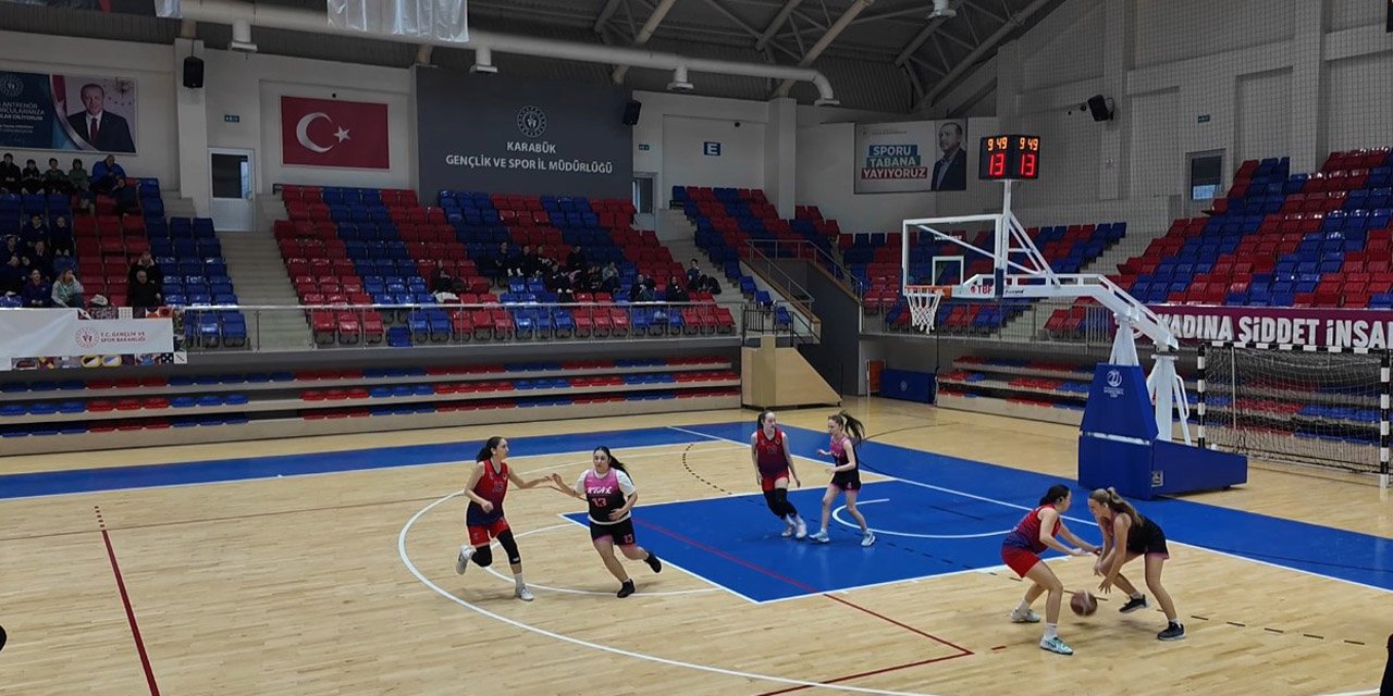 Karabük'te Okul Sporları Gençler Basketbol Grup Müsabakaları başladı