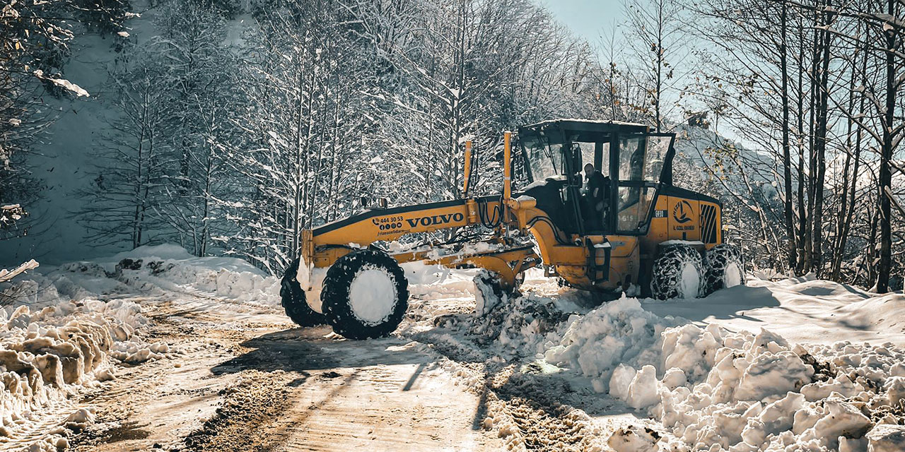 Rize'de 16 Köy Yolu Ulaşıma Kapandı