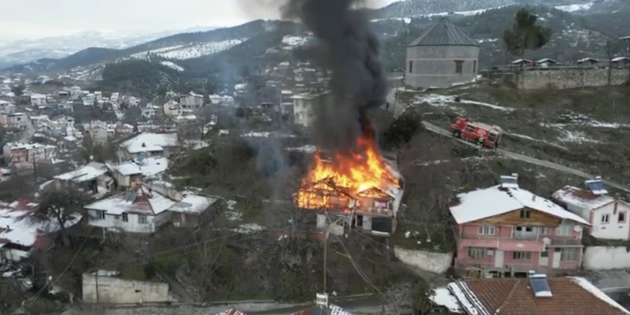 Tokat’ta sobadan çıkan kıvılcım evi kül etti