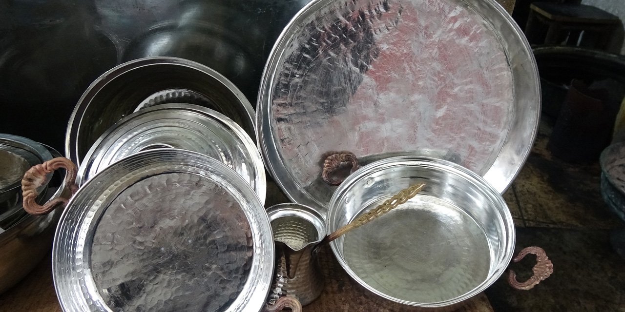 Artık ne genç kızların çeyizinde ne de mutfaklarda yer alıyor