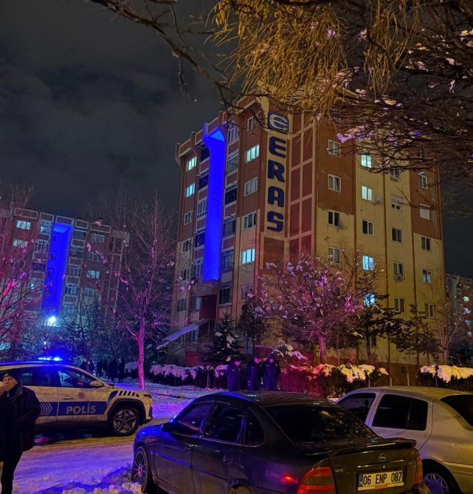 Karnesinde 3 zayıfı olan lise 1 öğrencisi, yaşamına son verdi