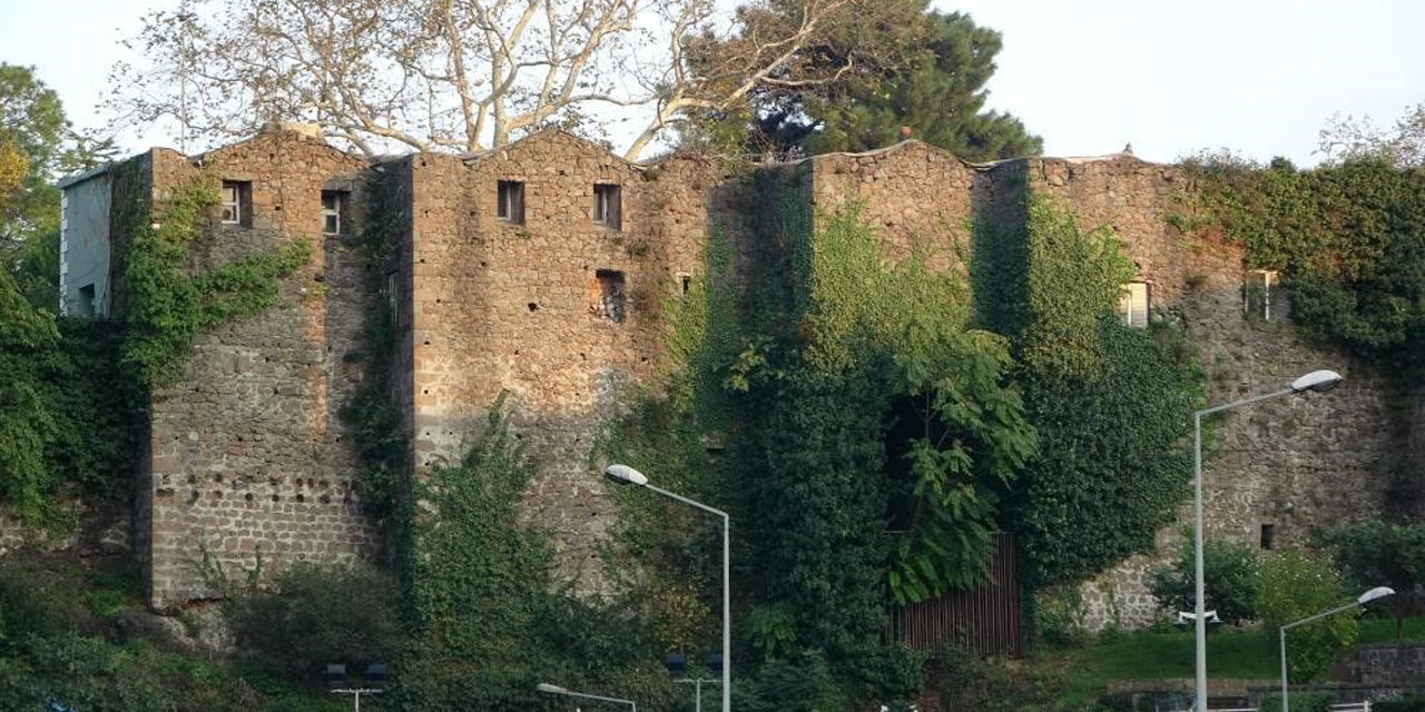 Davaların gölgesinde kalan kent mirası