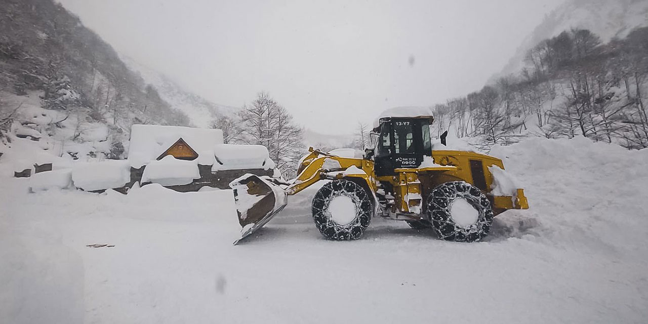 Rize'de 17 Köy Yolu Kardan Ulaşıma Kapandı