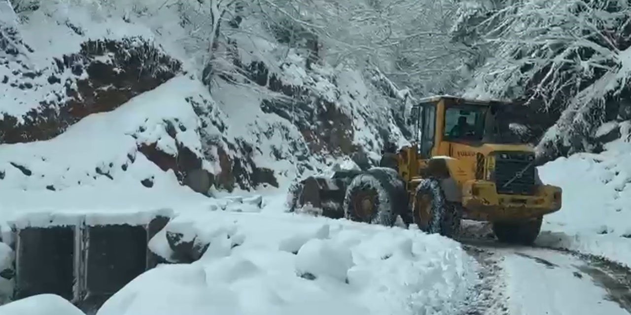 Trabzon’da 24 mahalle yolu kar nedeniyle ulaşıma kapandı