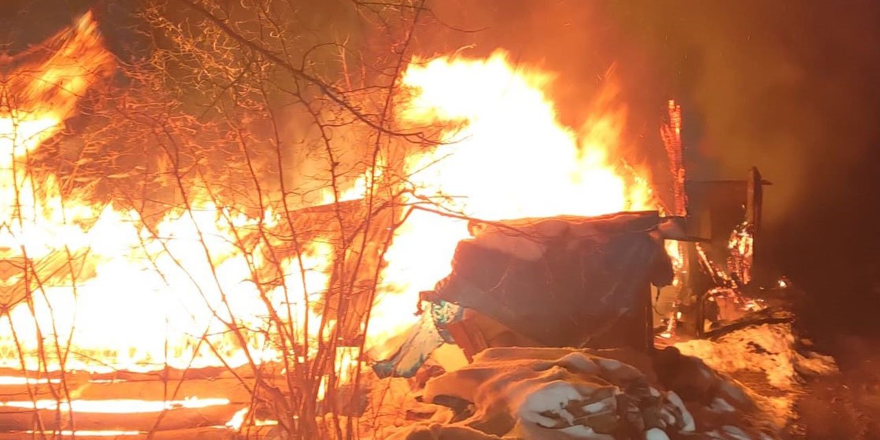 Ordu’da ahşap ev ve samanlıkta yangın