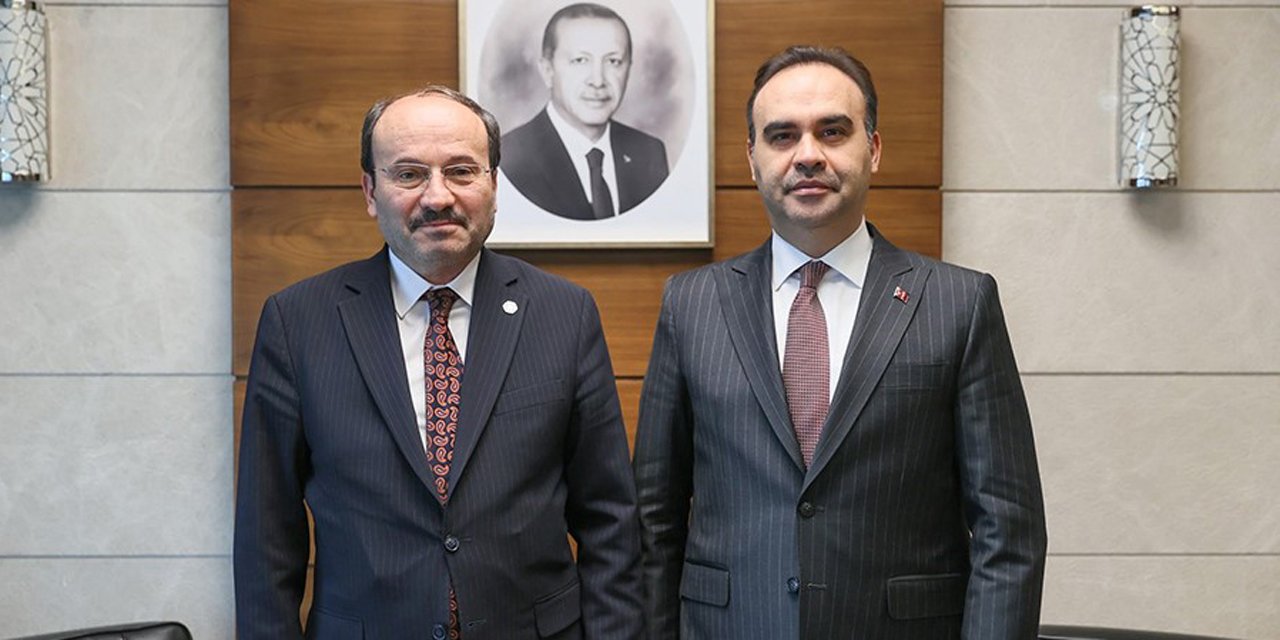 ETÜ Rektörü Çakmak, Bakan Kacır ile Erzurum’da çip üretimini görüştü