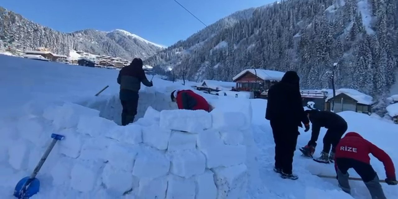 Ayder Yaylası'na yapılan ‘iglolar’ ilgi çekiyor