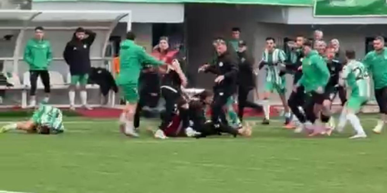 Rize Süper Amatör Ligi maçında saha karıştı, yumruklar konuştu