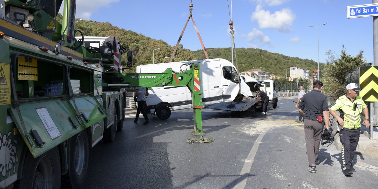 Sarıyer'de Devrilen Araç Tüneli 2 Saat Kapattı