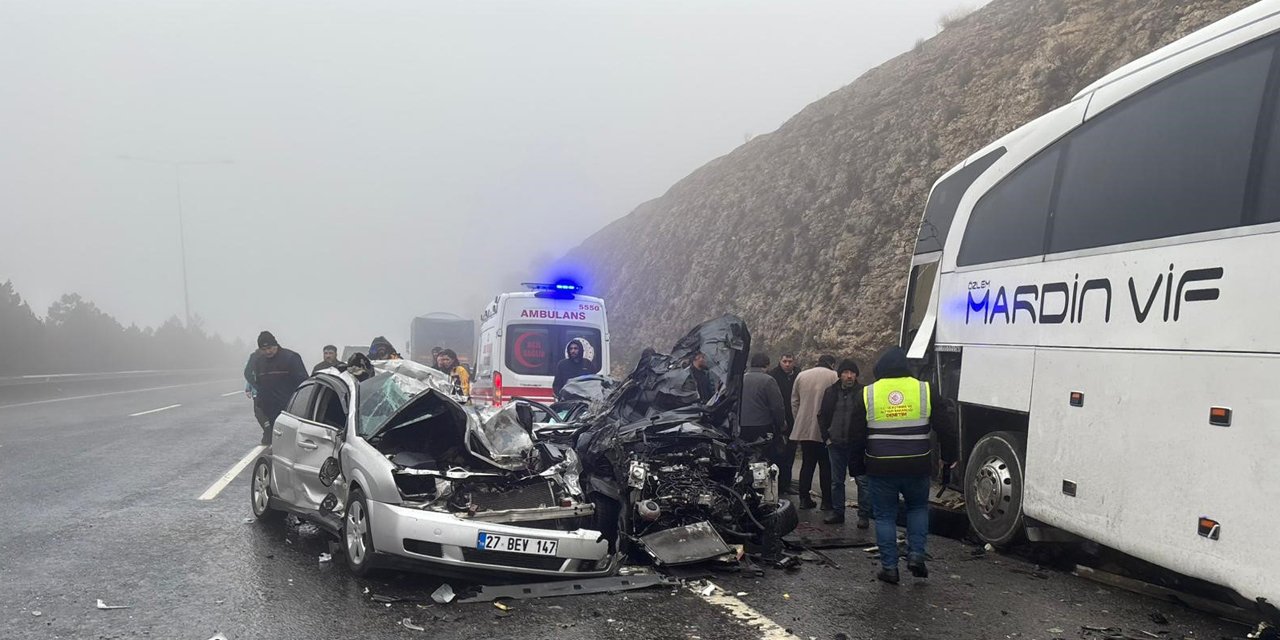 Gaziantep'te zincirleme kazada ortalık savaş alanına döndü: 2 ölü, çok sayıda yaralı