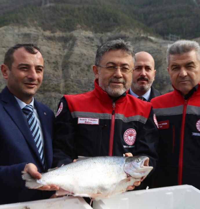 Bakan Yumaklı: "Türk somonu ihracatı 500 milyon dolara ulaştı"