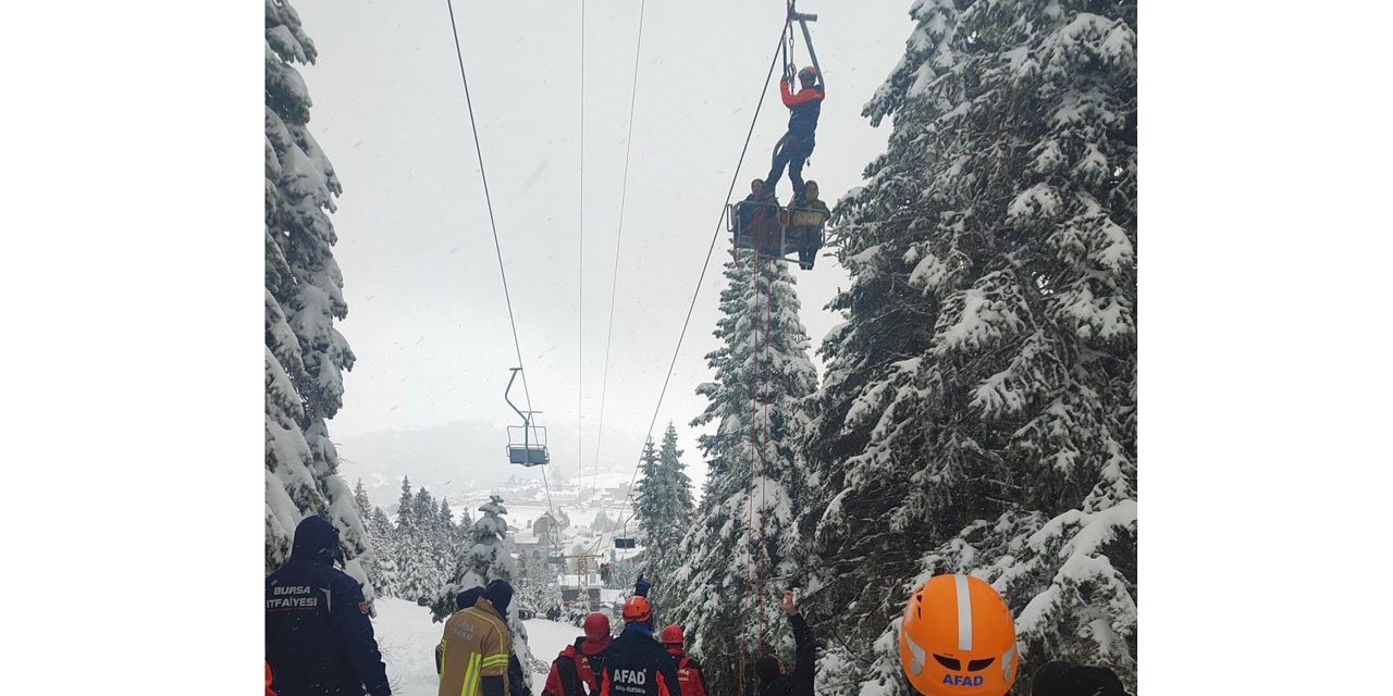 Bursa Uludağ’da telesiyej arızası nedeniyle mahsur kalan 51 kişi kurtarıldı
