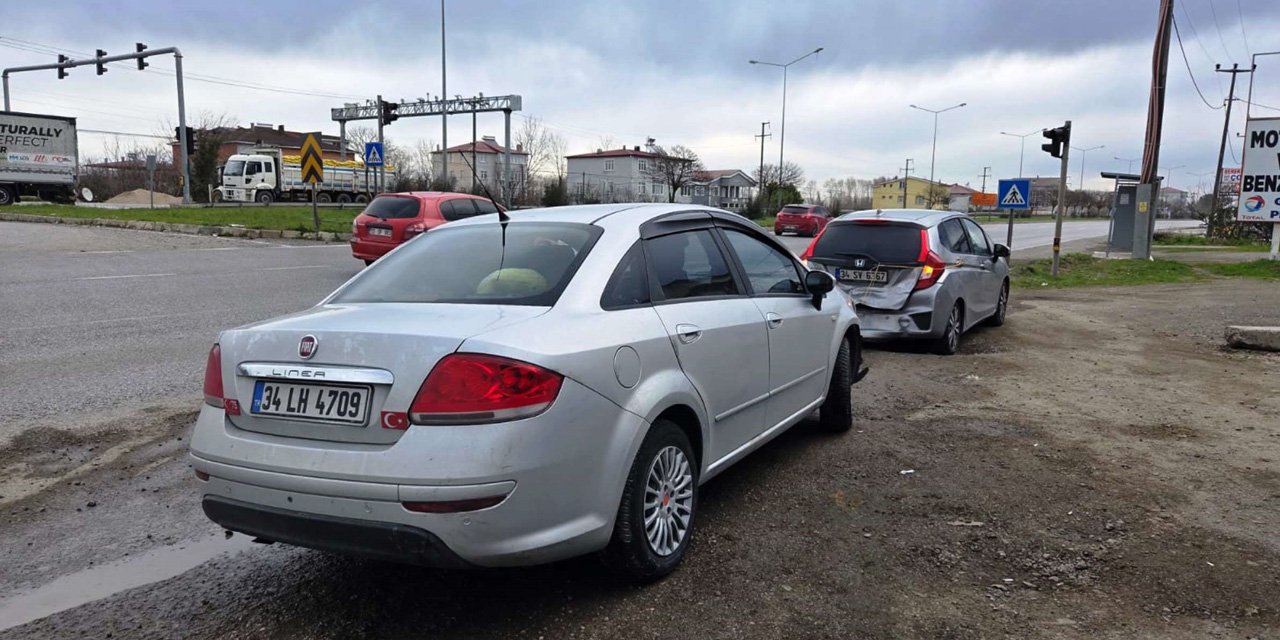 Samsun’da trafik kazası: 2 araçta maddi hasar oluştu