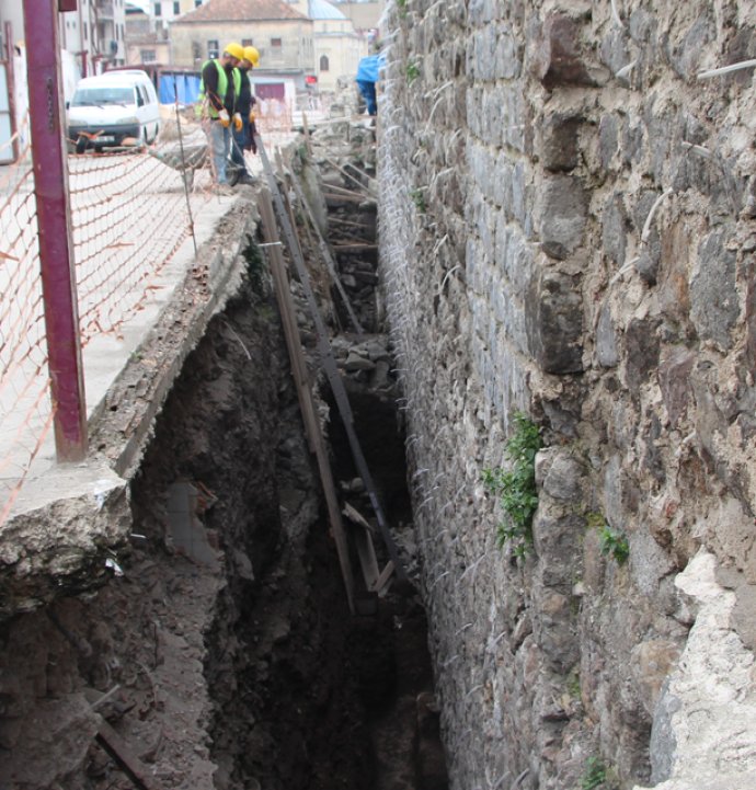 Trabzon'da zeminin 8 metre altından ‘dere limanı' çıktı