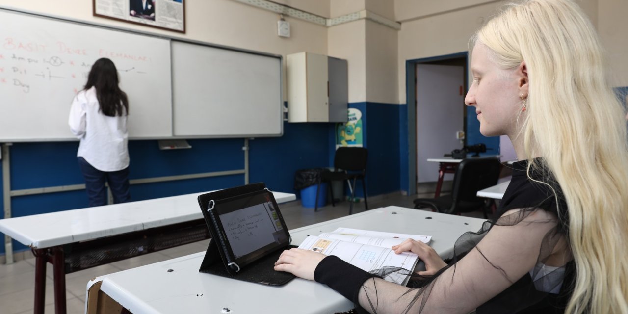 “Tahtapp Uygulaması İle Az Gören Öğrencilerin Ders Takibini Kolaylaştırıyoruz”