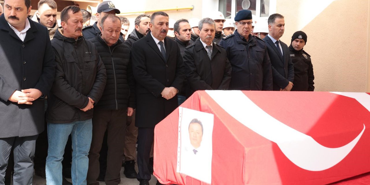 Emekliliğine 4 gün kala hayatını kaybeden polis memuru toprağa verildi