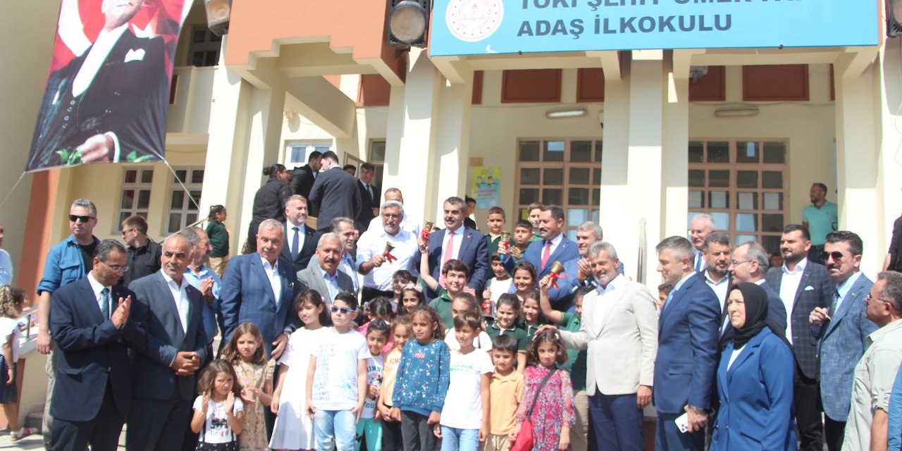 Bakan Tekin: Gelin, Bu Yükü Hep Beraber Kaldıralım