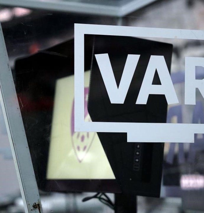 Trabzonspor - Fenerbahçe maçının VAR'ı Ömer Faruk Turtay oldu