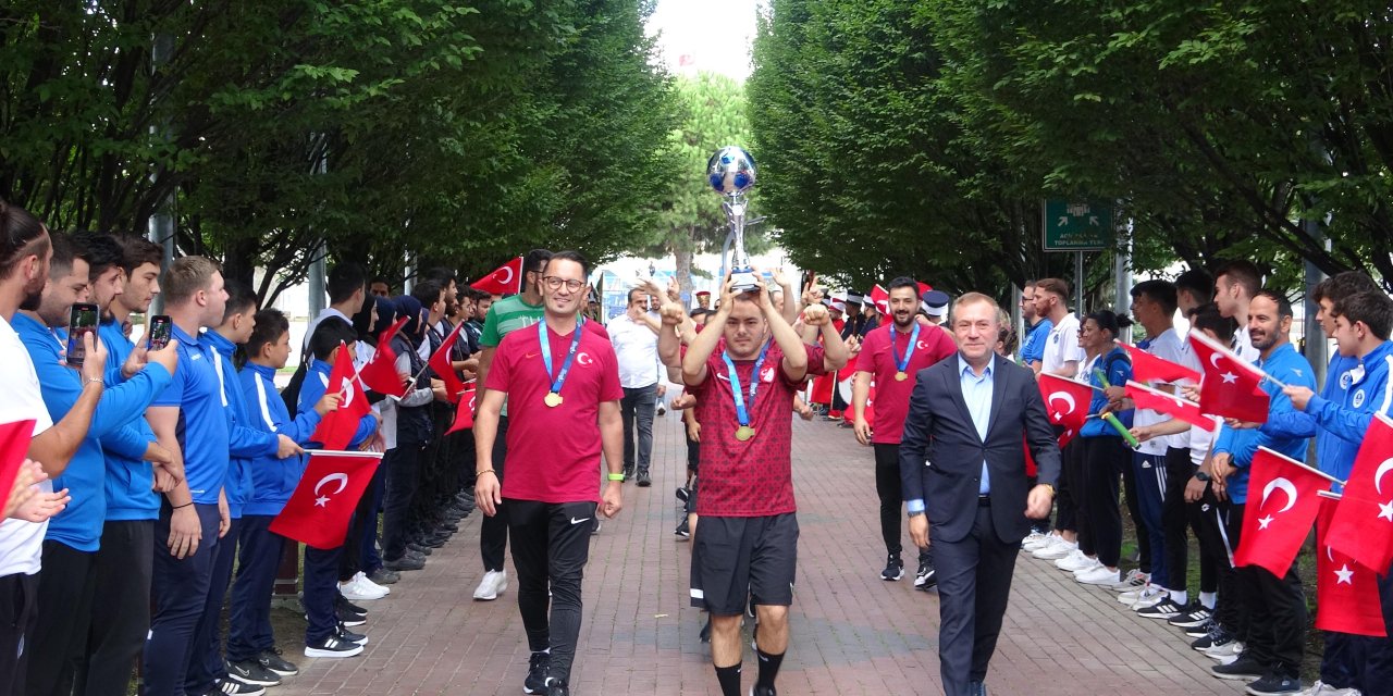 Şampiyon Down Sendromlu Özel Futsal Milli Takımı Kocaeli’de Törenle Karşılandı