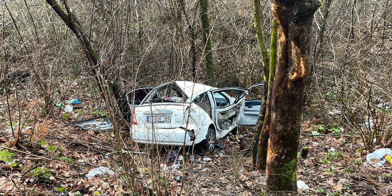 Kastamonu’da şarampole yuvarlanan otomobildeki yolcu hayatını kaybetti