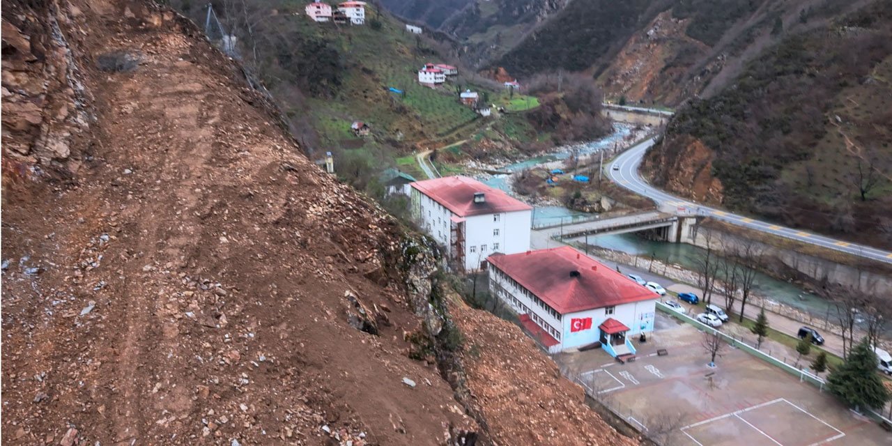 Heyelan tehdidine karşı okul koruma altına alındı