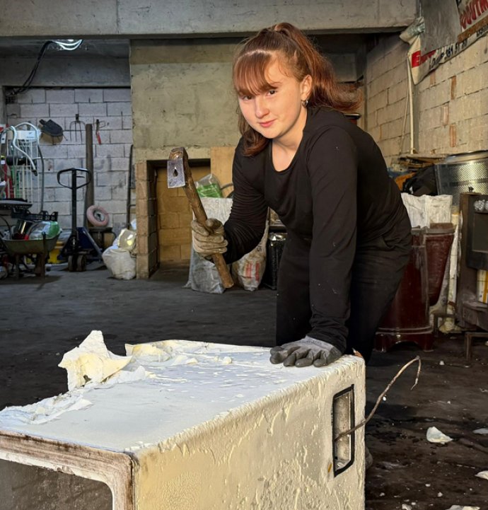 Genç sporcu geri dönüşüm atölyesinde geleceğini şekillendiriyor