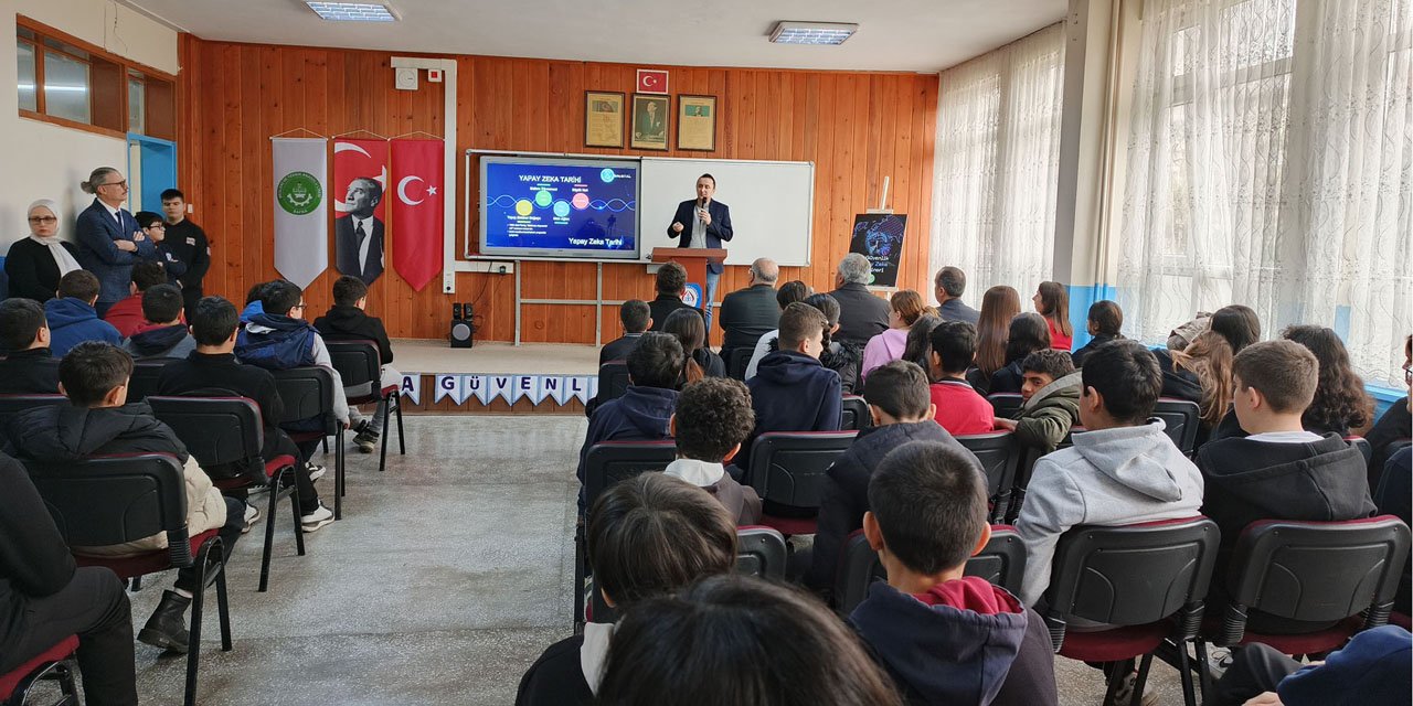 Bafra'da ortaokul öğrencilerine "dijital güvenlik" eğitimi