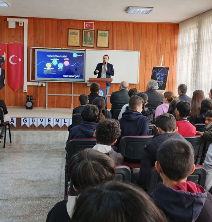 Bafra'da ortaokul öğrencilerine "dijital güvenlik" eğitimi