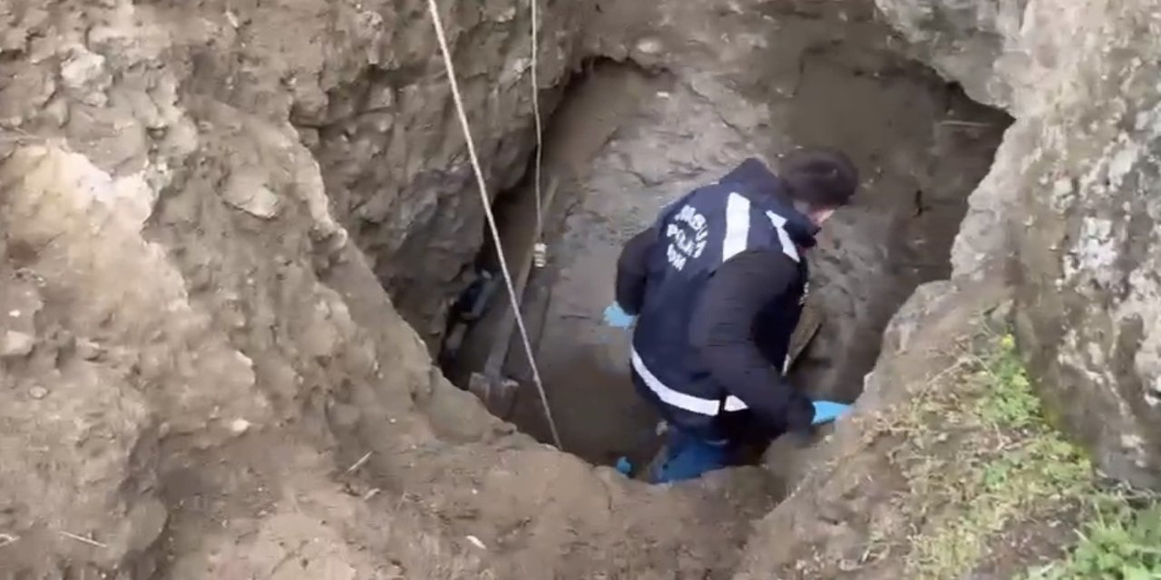 Kanalizasyon bahanesiyle 6 metrelik define çukuru kazarken yakalandılar