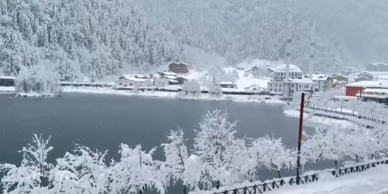 Uzungöl beyaza büründü: Kar kalınlığı 1 metreyi aştı