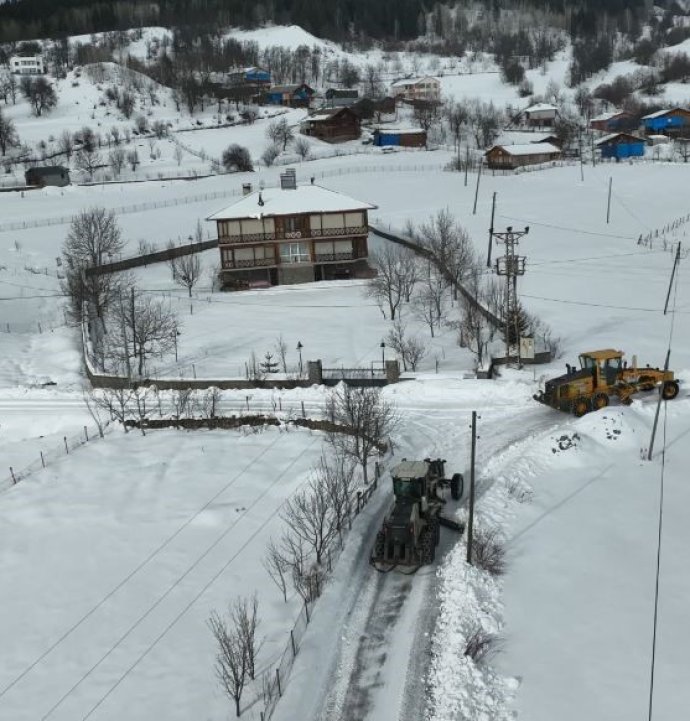 Artvin Orman Bölge Müdürlüğü’nden karla mücadeleye destek