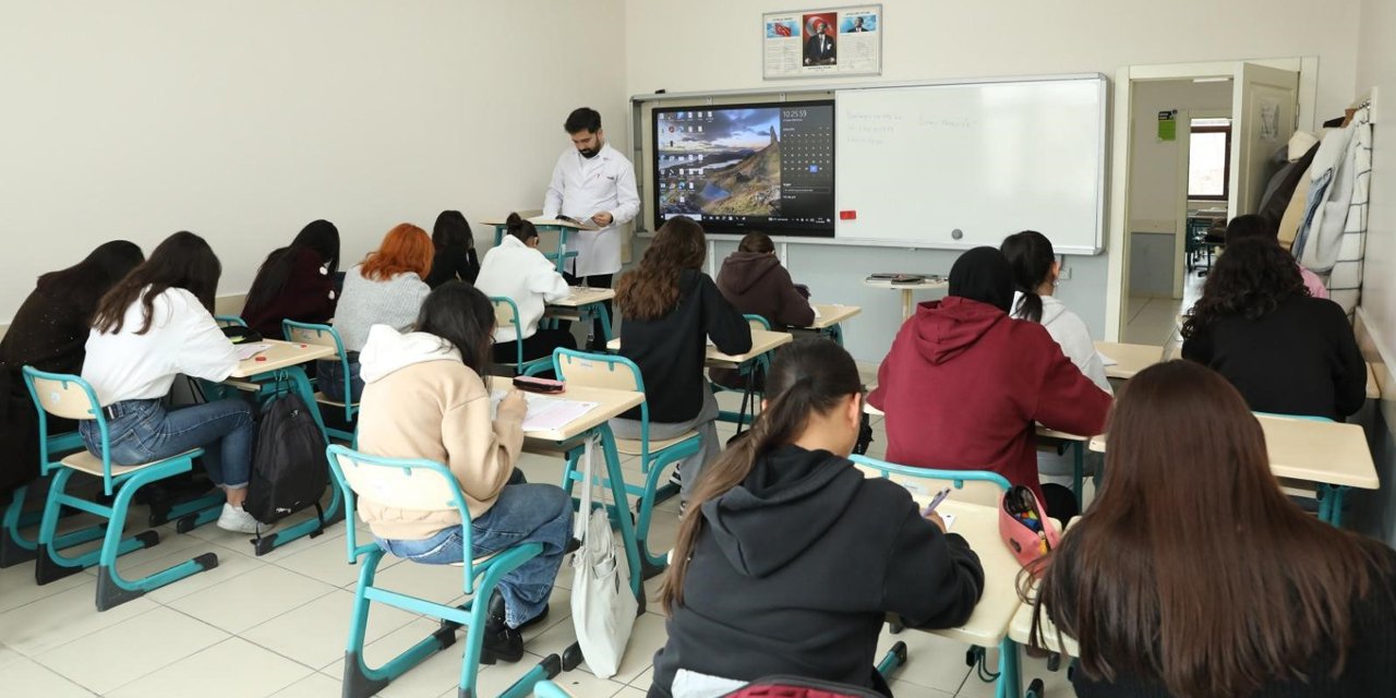 Büyükşehir KAYMEK’ten MSÜ sınavına hazırlık yolunda ücretsiz deneme sınavı