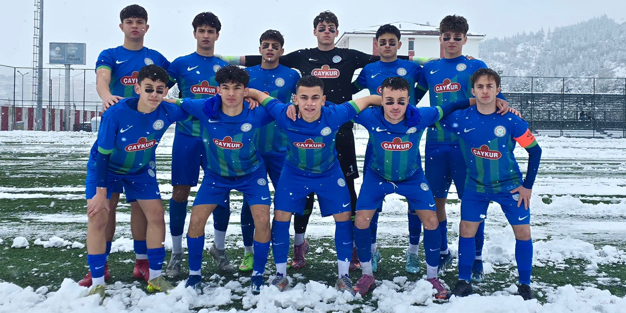 Çaykur Rizespor U16'dan Kar altında 4 dörtlük galibiyet