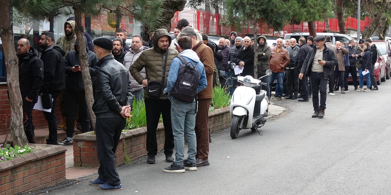 Trabzon’da APP plaka kuyruğu