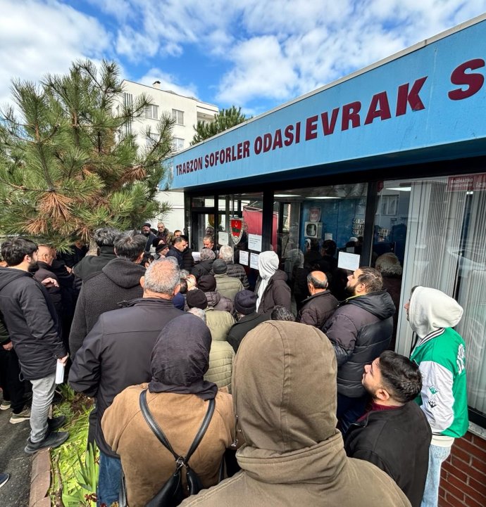 Süre uzatıldı ama yoğunluk bitmedi: Trabzon'da 10 bin adet APP plaka değiştirildi