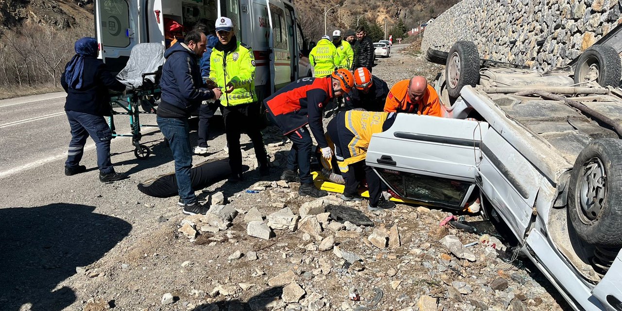 Gümüşhane'de otomobil ters döndü: 2 yaralı