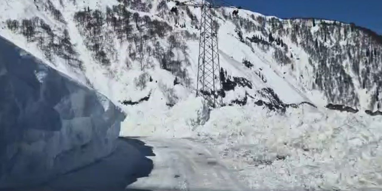 Artvin'de Macahel geçidi yeniden ulaşıma açıldı