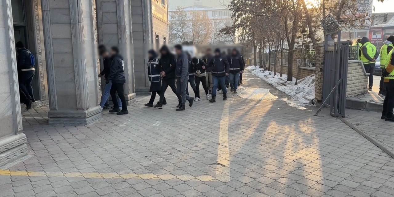 Ağrı Merkezli Rize Bağlantılı Bahis Operasyonunda 65 Kişi Tutuklandı