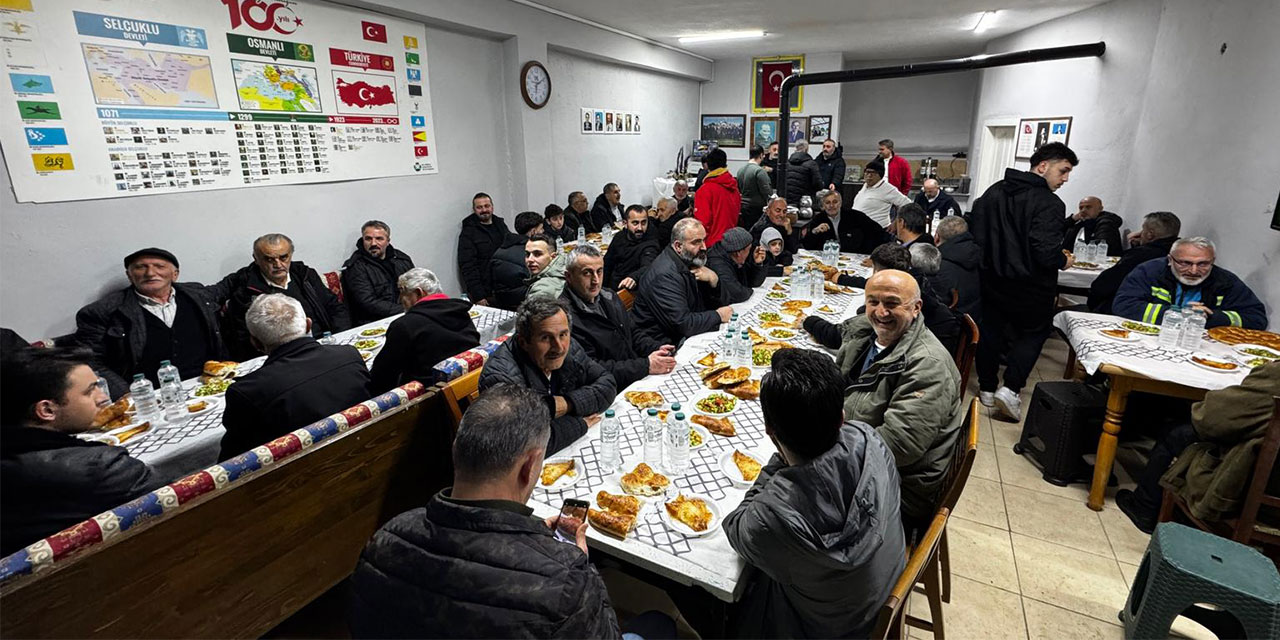 Rizeli İş İnsanı Cem Temizel’den Kadir Gecesi’nde Birlik ve Beraberlik İftarı